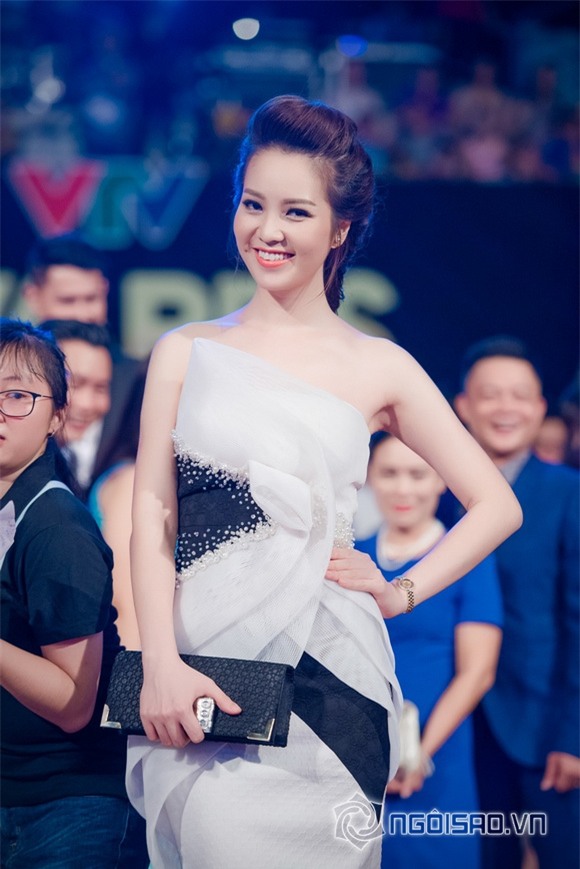 Đan Lê hôn chồng 6