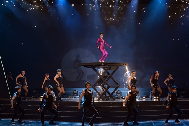 Tóc Tiên lúc sexy, khi nền nã