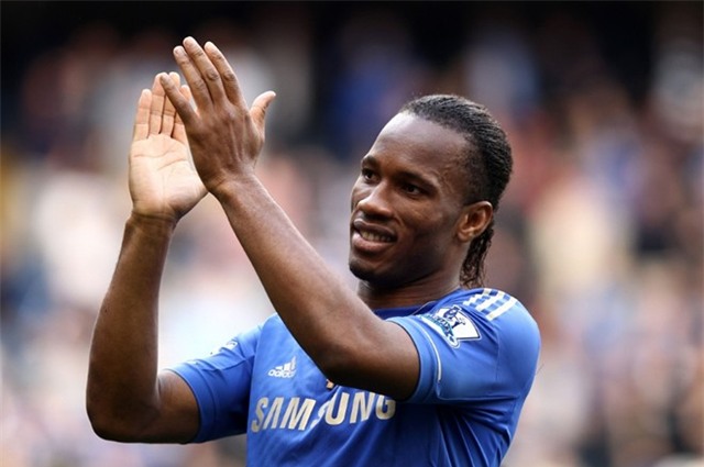Didier Drogba (tiền đạo): Sau khi đội tuyển Bờ Biển Ngà giành quyền dự World Cup 2006, chân sút Didier Drogba có lời yêu cầu khẩn thiết Tổng thống Laurent Gbagbo và toàn bộ người dân hạ vũ khí. Nỗ lực của anh góp phần giúp chấm dứt cuộc nội chiến 5 năm ở Bờ Biển Ngà khi một lệnh ngừng bắn được đưa ra. Didier Drogba còn là cầu thủ tích cực hoạt động từ thiện. Anh lập ra quỹ mang tên mình để giúp đỡ những người có cuộc sống khó khăn ở châu Phi. Còn trên sân cỏ, Drogba thi đấu với tinh thần của một chiến binh. Anh cùng Chelsea đoạt mọi danh hiệu cao quý, trong đó có chức vô địch Champions League mùa giải 2011 - 2012.