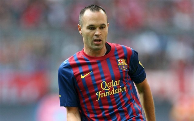 Andres Iniesta (tiền vệ): Anh là tác giả của bàn thắng duy nhất ở phút 116 trong trận chung kết World Cup 2010 vào lưới đội tuyển Hà Lan. Andres Iniesta giúp ĐT Tây Ban Nha lần đầu vô địch thế giới. Mùa này, anh trở thành thủ quân của Barcelona sau khi đàn anh Xavi chia tay sân Nou Camp. Anh có thể trở thành một trong số ít cầu thủ gắn bó trọn sự nghiệp với một đội bóng. Đến lúc này, Iniesta đã có 16 mùa giải chơi cho Barcelona B và đội một của câu lạc bộ chủ sân Nou Camp.