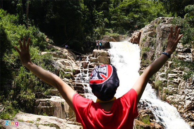 Vợ chồng phượt thủ 60 tuổi ở Sài Gòn