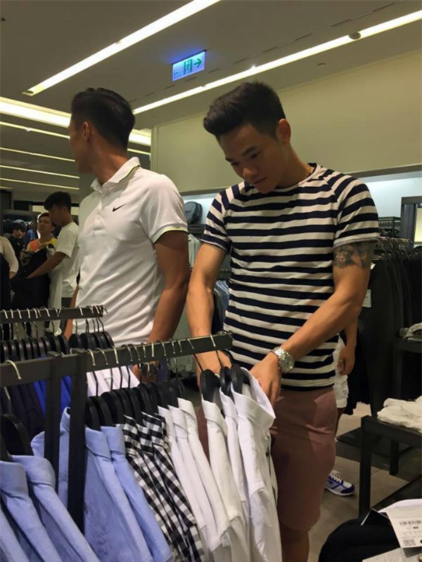 den dai loan, dt viet nam tat bat di… mua sam - 6