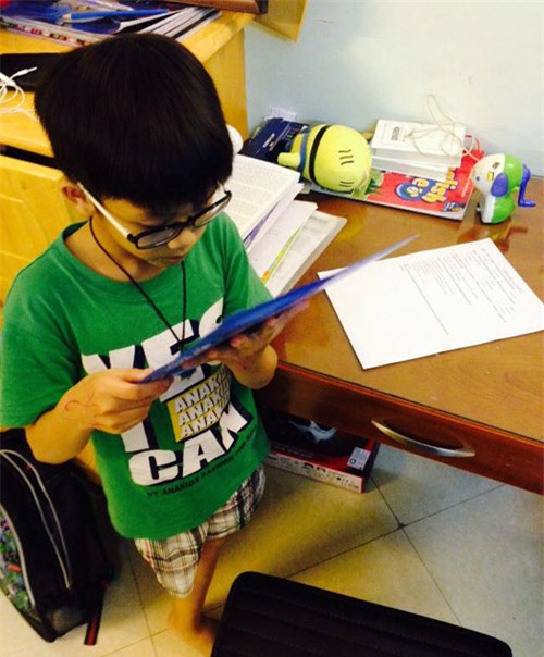 Mẹ của 'chú lính chì' Thiện Nhân chia sẻ về con trai đầu năm học - 4