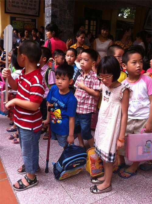 Mẹ của 'chú lính chì' Thiện Nhân chia sẻ về con trai đầu năm học - 5