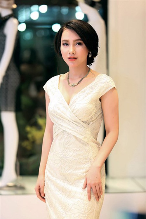 3 nữ MC ghi điểm vì lộng lẫy mà không bị chê sến - 1