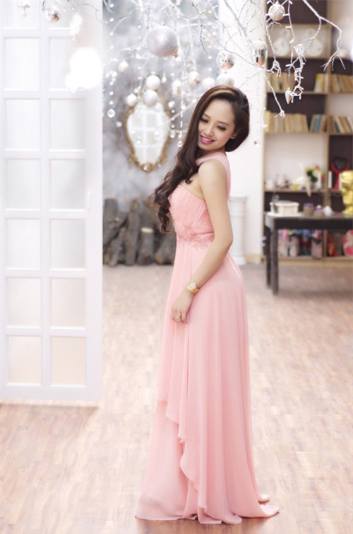 3 nữ MC ghi điểm vì lộng lẫy mà không bị chê sến - 14