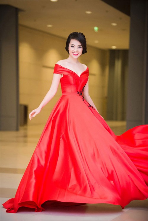 3 nữ MC ghi điểm vì lộng lẫy mà không bị chê sến - 7