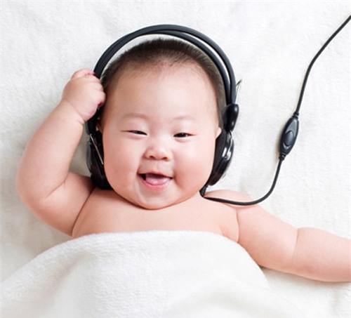 Mẹo “ít biết” nuôi con thông minh từ khi sơ sinh - 1