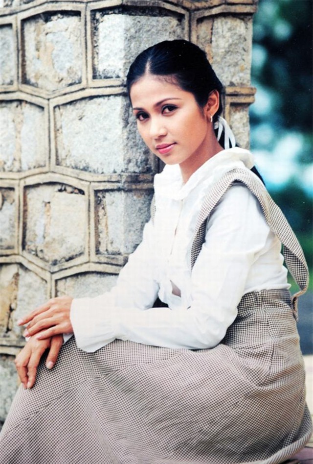 Vẻ đẹp đầy sức sống của sao Việt tuổi đôi mươi