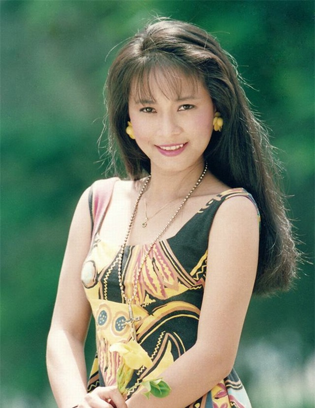 Vẻ đẹp đầy sức sống của sao Việt tuổi đôi mươi