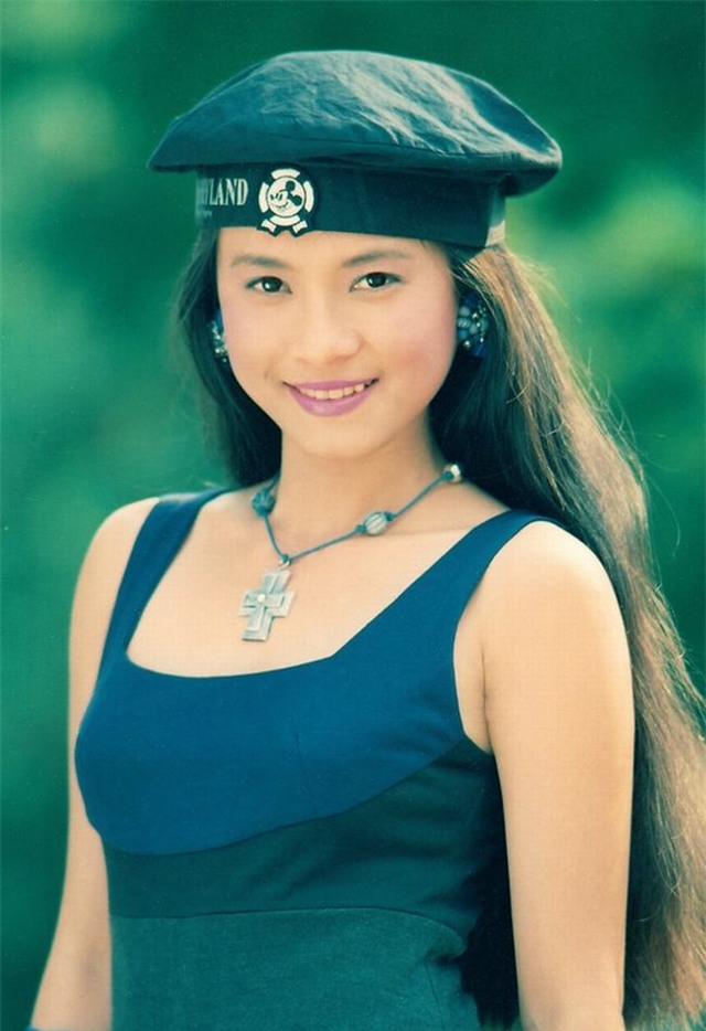 Vẻ đẹp đầy sức sống của sao Việt tuổi đôi mươi