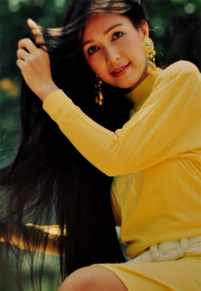 Vẻ đẹp đầy sức sống của sao Việt tuổi đôi mươi