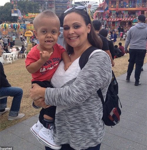 me tung clip khoe con bi dan mang 