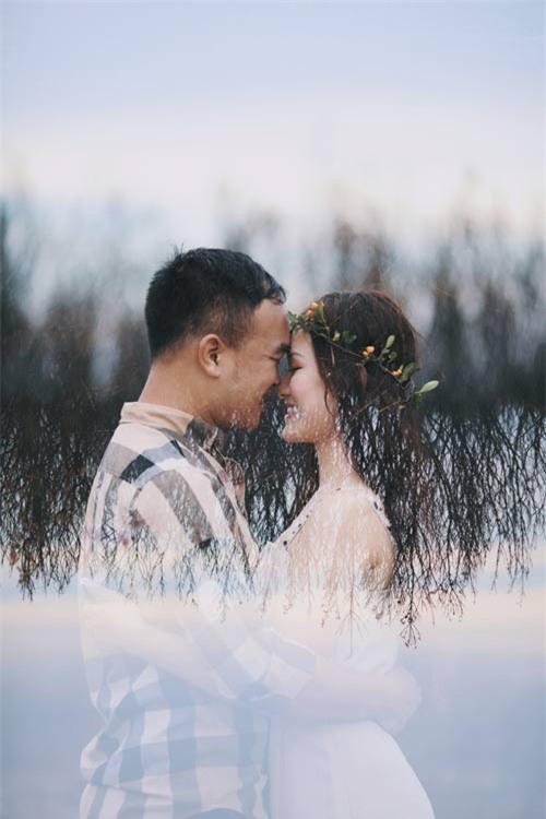 Ảnh cưới độc lạ của cặp đôi “Yêu là cưới” - 1