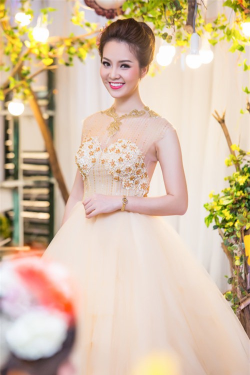 Đan Lê hai con vẫn hút hồn khi làm cô dâu - 12