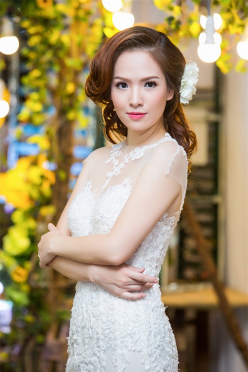 Đan Lê hai con vẫn hút hồn khi làm cô dâu - 4