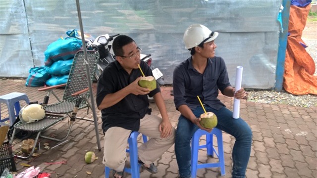 dừa xiêm, đổ đống, giá rẻ, vỉa hè, Hà Nội, thương lái, thu mua, dừa-xiêm, đổ-đống, giá-rẻ, vỉa-hè, Hà-Nội, thương-lái, thu-mua,