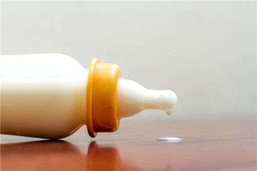 Lỗi pha sữa công thức sai mẹ “hại” con chậm lớn - 1