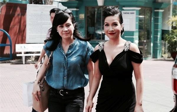 Mỹ Linh bật mí bị siêu trộm cuỗm tiền trên máy bay