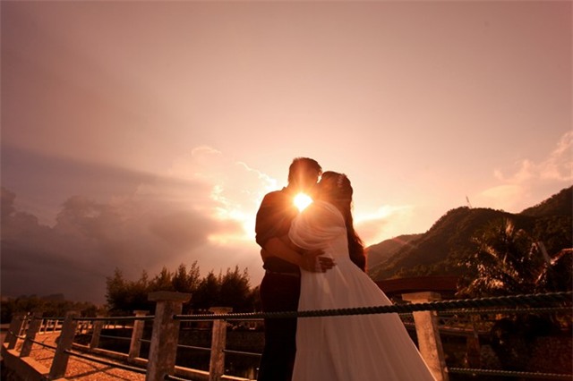 Ảnh cưới của 9X Quảng Ninh và 'vợ béo' nặng hơn 30 kg