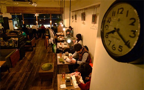 thieu nu nhat thich dam cuoi mot minh - 1