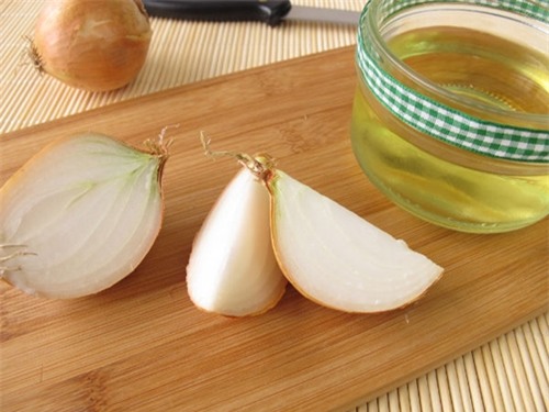 4 công thức đơn giản trị rụng tóc chỉ bằng hành tây - 4