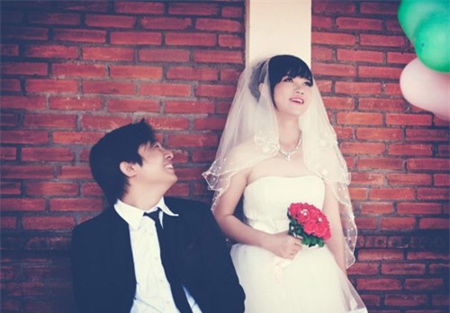 Chuyện tình cảm động của cô gái xinh đẹp và chàng trai khuyết tật - 1