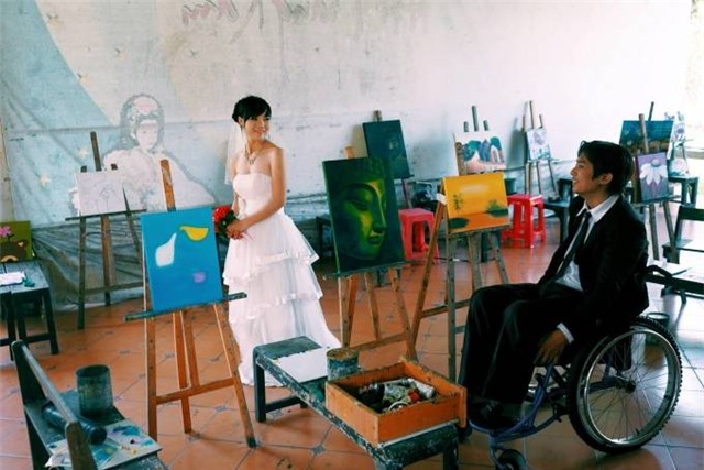 Chuyện tình cảm động của cô gái xinh đẹp và chàng trai khuyết tật - 7