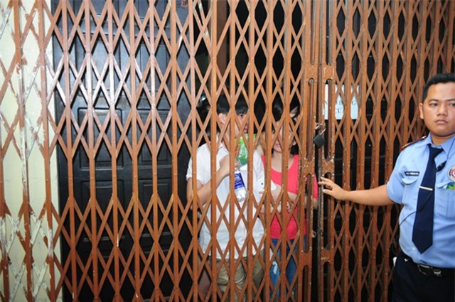 Mỹ Tâm, Sơn Tùng vượt hàng rào fan cuồng vào sân khấu