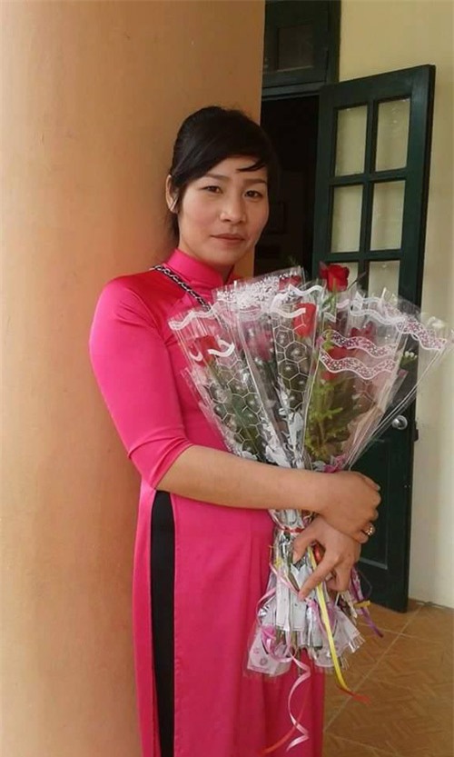 Bài thơ cô giáo nghẹn ngào kể chuyện đưa đón con đi học - 2