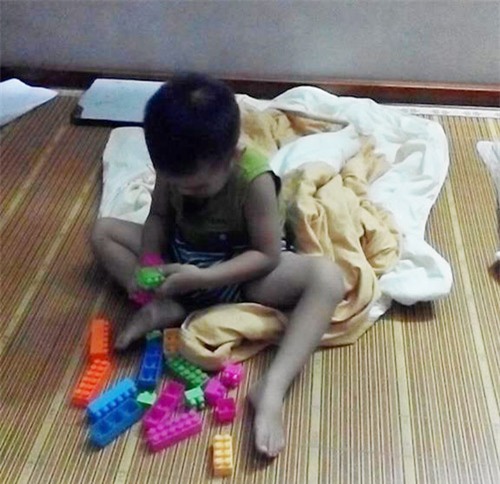 Bài thơ cô giáo nghẹn ngào kể chuyện đưa đón con đi học - 4