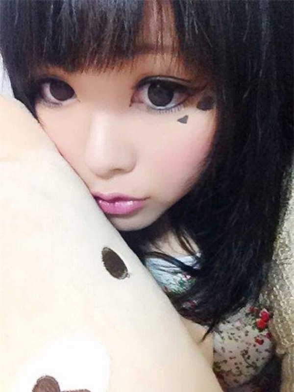 co-gai-nhat-bien-hinh-lung-linh-nho-tai-son-phan (5)-75992