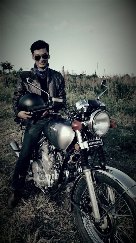 Trong làng hài, Tiết Cương có ngoại hình cao ráo, điển trai nhưng lại khá lận đận trong tình duyên.