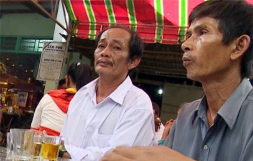 Người ông lặng lẽ trong căn nhà đặt 4 cỗ quan tài