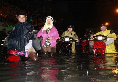 sài gòn, ngập, vật vã