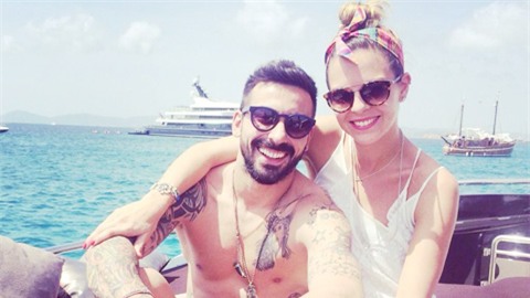 Met moi vi bi phan boi, Yanina quyet tam ‘da’ Lavezzi  hinh anh 2