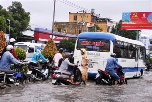 Sài Gòn, kẹt xe, mưa lụt, ngập nước, ngập lụt