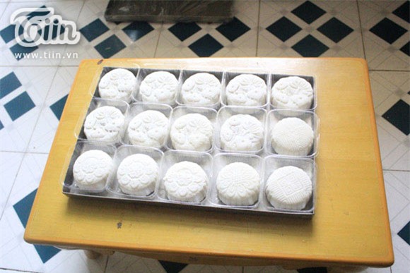 9x kiếm 20 triệu/tháng từ bánh trung thu handmade