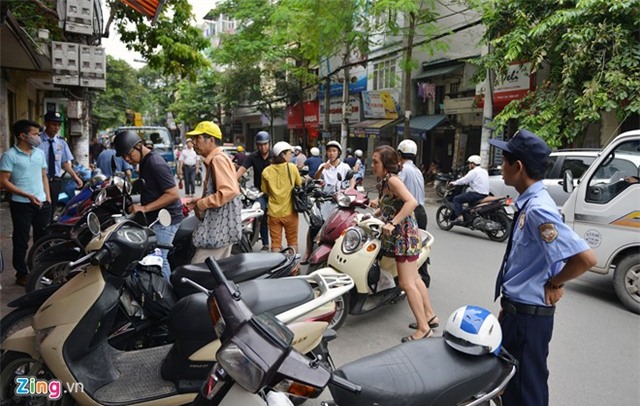 Cận cảnh cửa hàng bánh Bảo Phương sau tin tạm đình chỉ