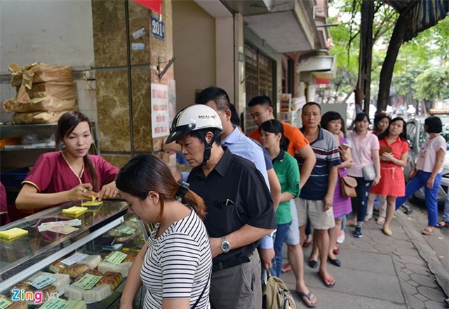 Cận cảnh cửa hàng bánh Bảo Phương sau tin tạm đình chỉ