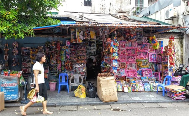 đồ chơi, trung thu, Chả Cá, Lương Văn Can, Hàng Mã, đồ chơi Trung Quốc, ế ẩm, đồ-chơi, trung-thu, đồ-chơi-Trung-Quốc, Hàng-Mã, Lương-văn-Can, Chả-Cá