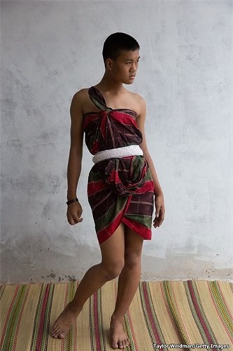 Phong cách thời trang khá dị của Madeaw.