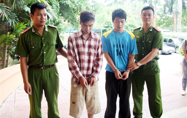 nam sinh viên, tạt axit, ghen