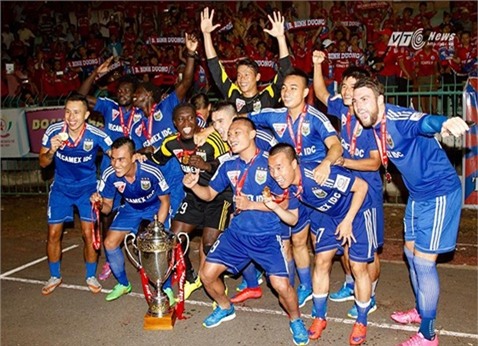 B.Bình Dương ăn mừng chức vô địch V-League 2015
