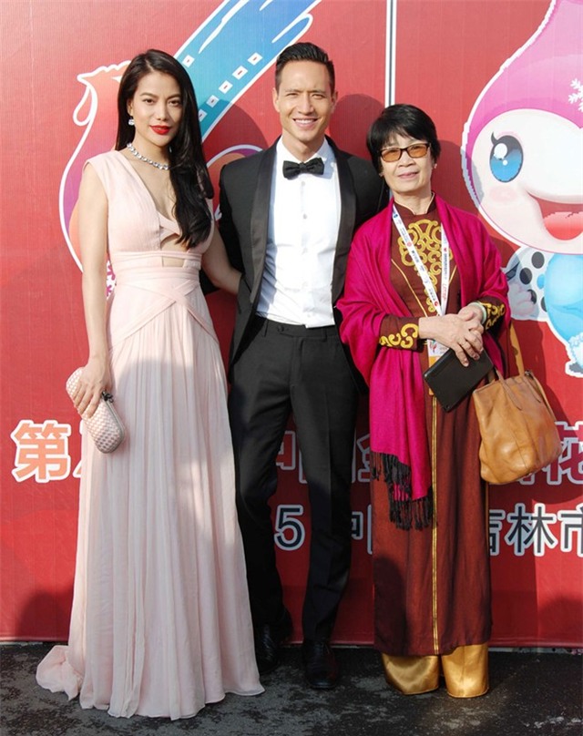 Trương Ngọc Ánh sánh đôi Kim Lý trên thảm đỏ Bắc Kinh