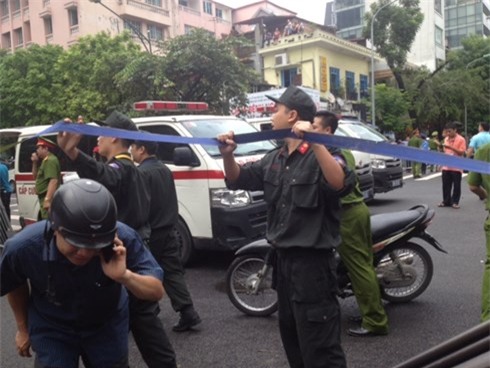 tin nong: sap nha co tai 109 tran hung dao, nhieu nguoi bi thuong hinh 0