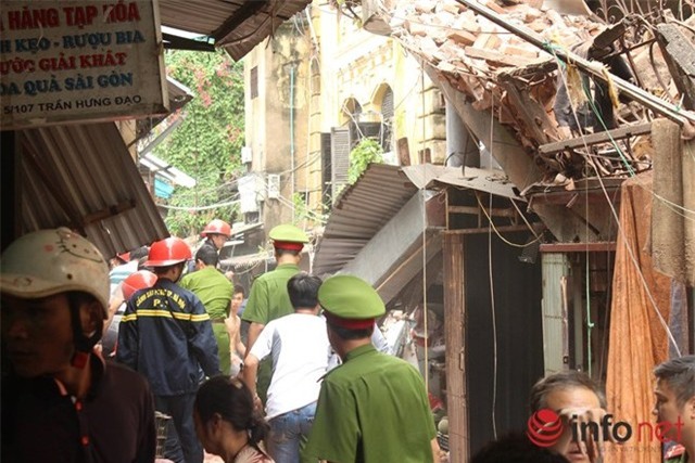 Cảnh sát tiếp cận hiện trường. Ảnh: Infonet