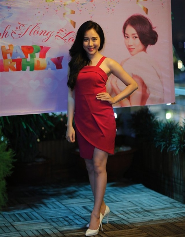 Dàn hot girl đến dự sinh nhật bạn gái màn ảnh Sơn Tùng M-TP