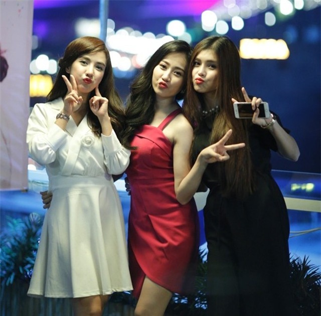 Dàn hot girl đến dự sinh nhật bạn gái màn ảnh Sơn Tùng M-TP