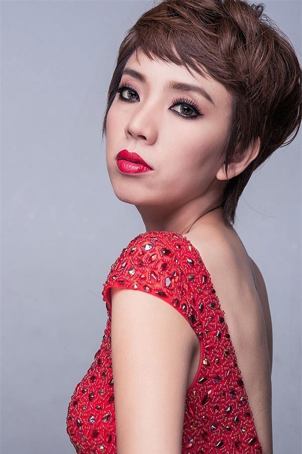 Thu Trang tự nhận mình hay lo xa vì thấu hiểu nỗi khổ cảnh túng thiếu.